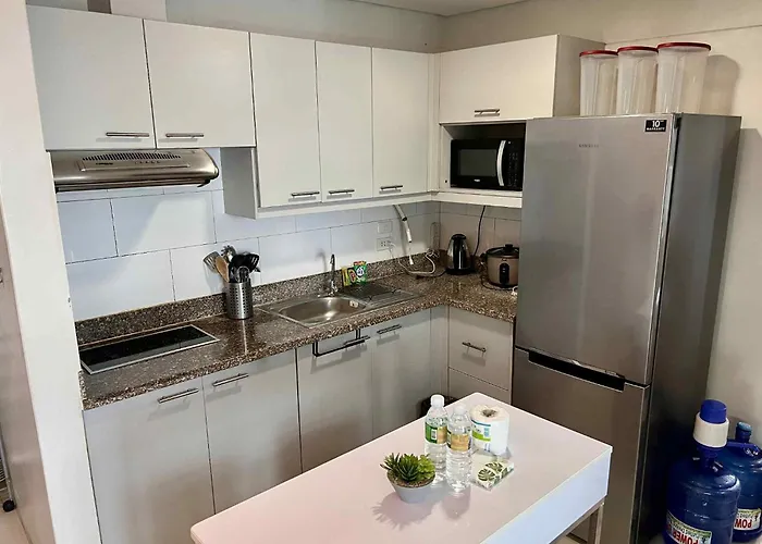Baseline Residences 1-bedroom 10e Internet Netflix 4* Cebu